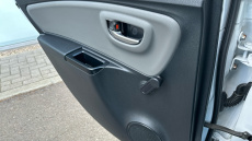 Toyota Yaris 1.5 VVT-i Icon 5dr Petrol Hatchback